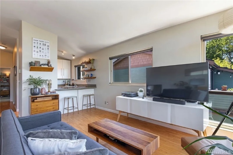 Building Photo - 3607 14th Ave W