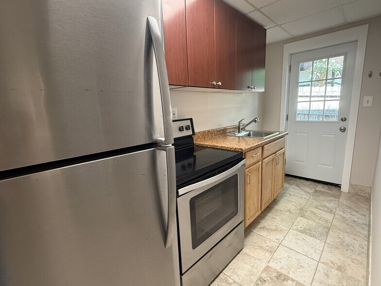 Building Photo - 327 Braehead Dr