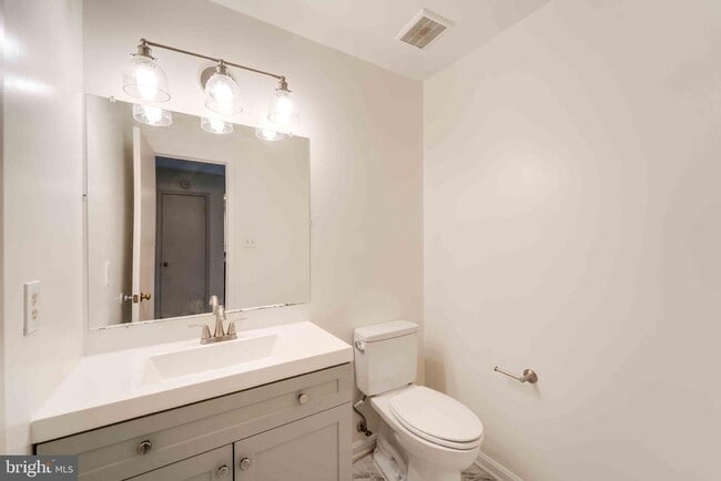 Building Photo - 7713 Bristol Square Ct