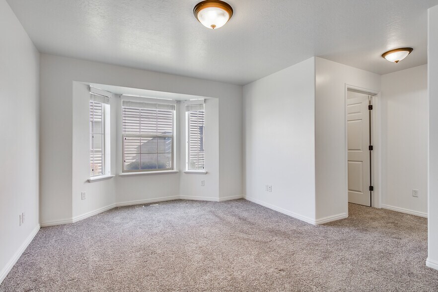Master Bedroom - 467 S 2550 W