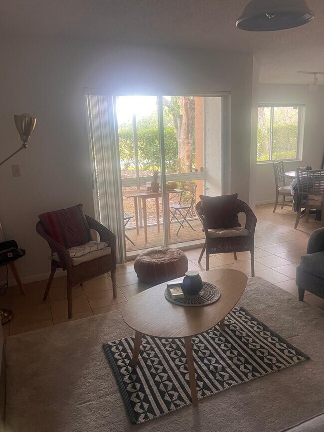 Building Photo - 719 NW 92nd Ave