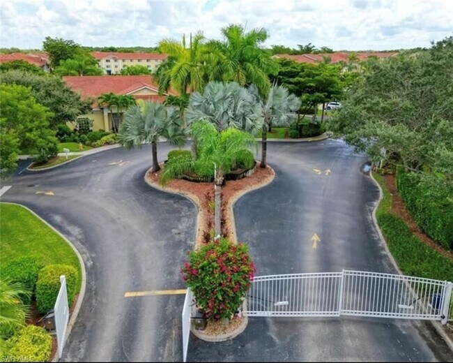 Building Photo - 8274 Key Royal Cir