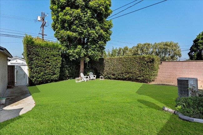 Building Photo - Charming Westchester House with Private Yard