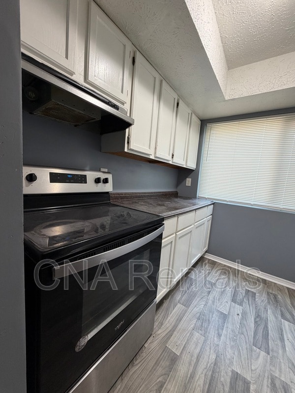 Building Photo - 949 Pine Oak Trail