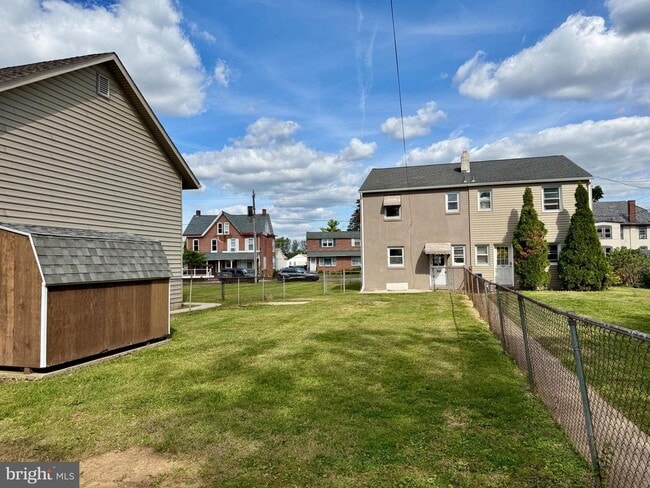 Building Photo - 742 S Matlack St