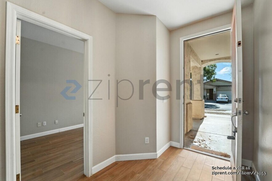 Building Photo - 6841 S 26th Pl