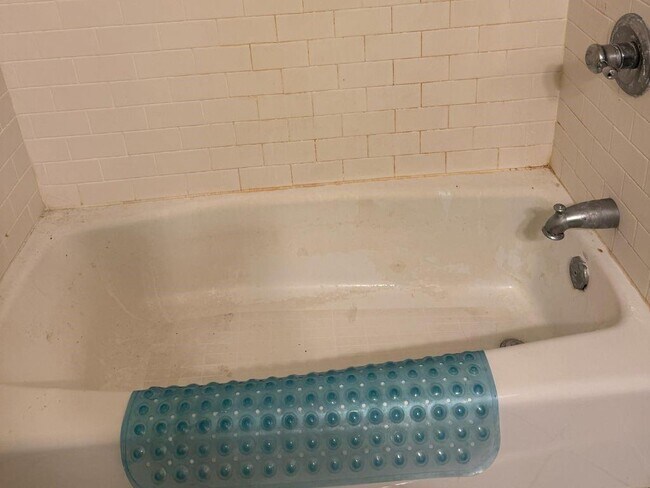 Building Photo - 1733 Ellenwood Dr NE