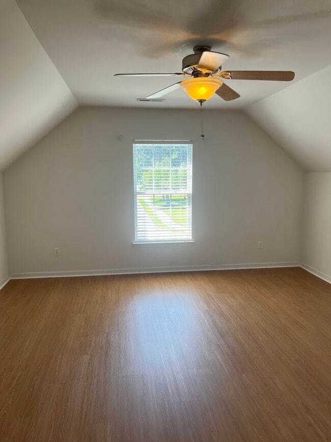 Building Photo - Available now. Great 4BR/3BA Home in Carol...