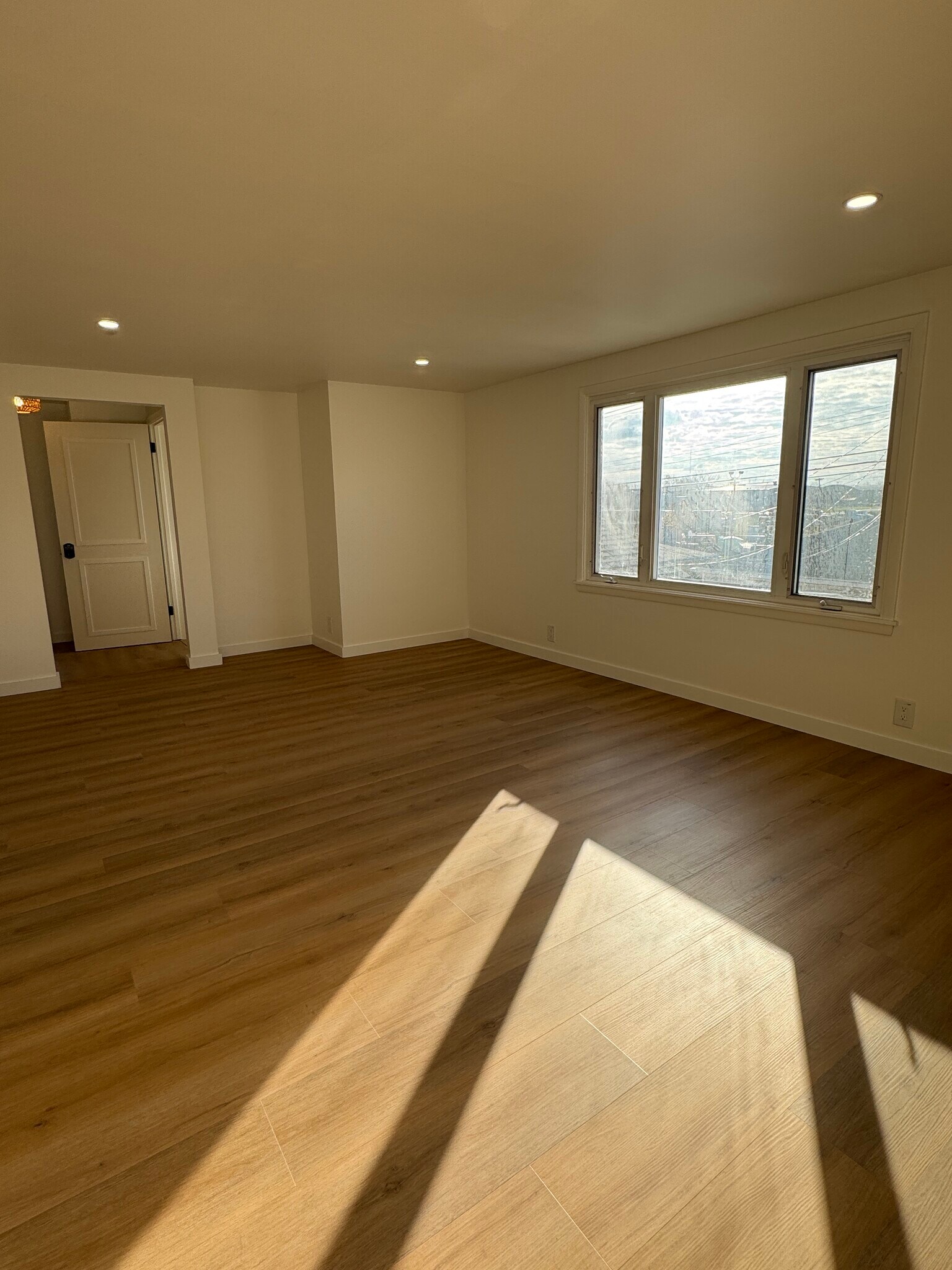 Livingroom - 249 Dunlop Ave