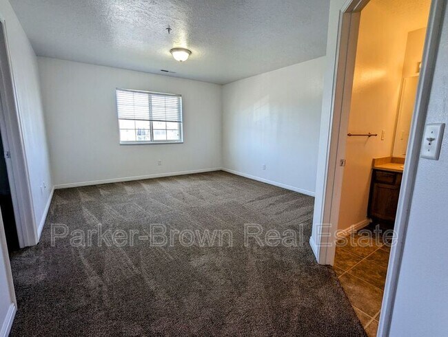 Building Photo - 1656 Westbury Way