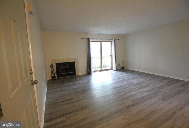 Building Photo - 5322 Ravens Crest Dr