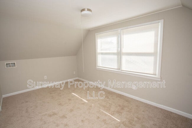 Building Photo - 11 Sedgwick Ln