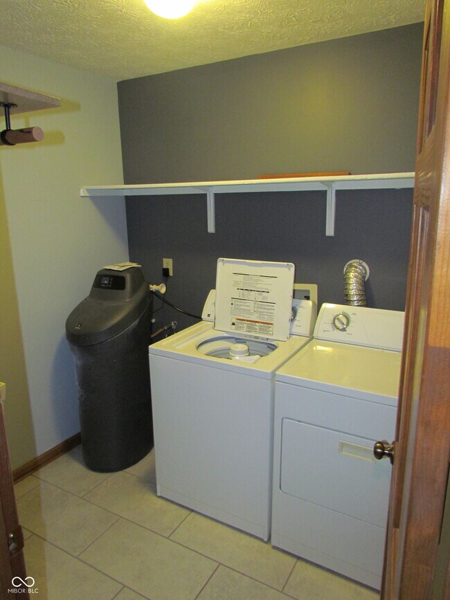 Building Photo - 6842 Sextant Dr
