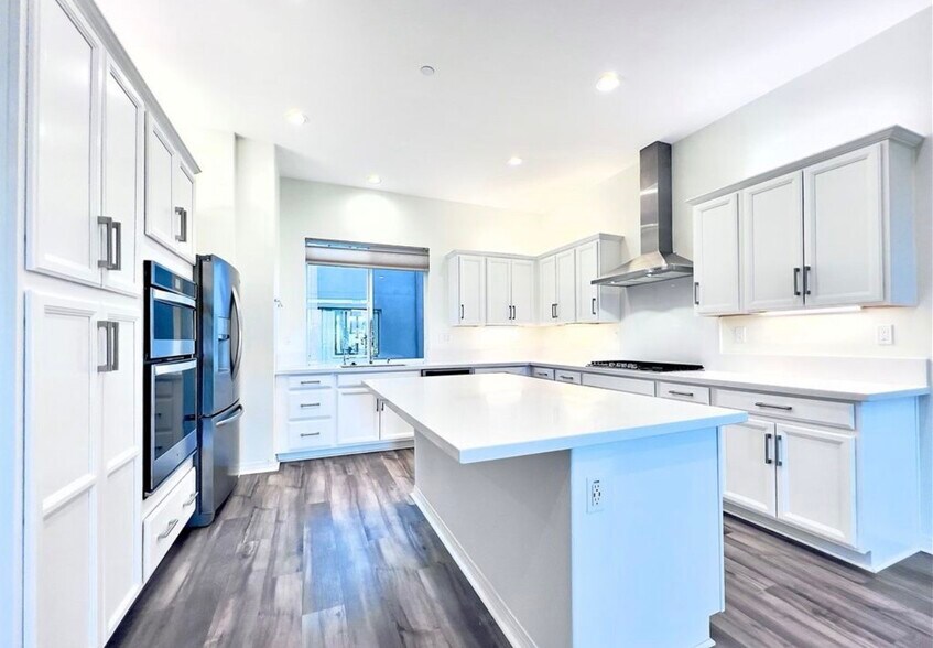 Building Photo - 110 Keeper