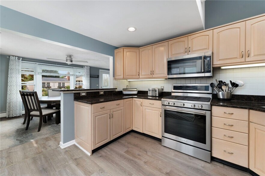 Kitchen - 118 Airway Rd