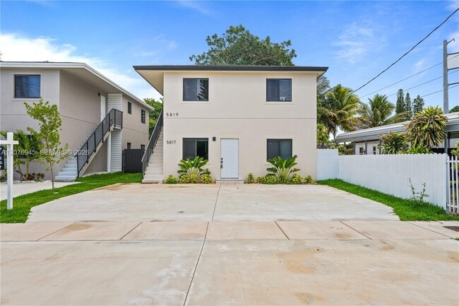 Building Photo - 5819 NW 30th Ave