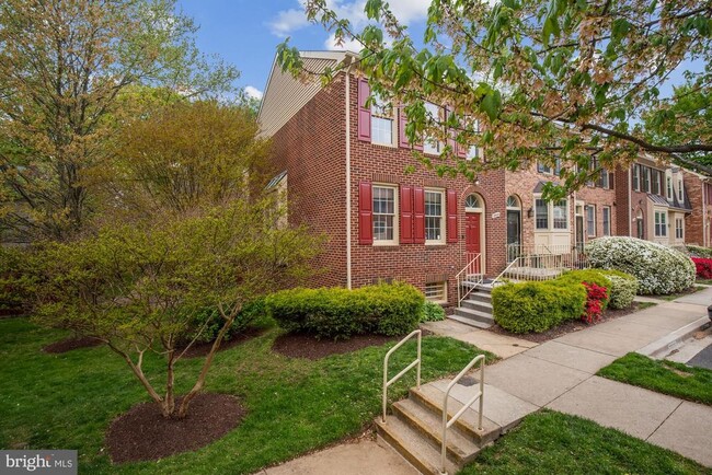 Building Photo - 10500 Grove Ridge Pl