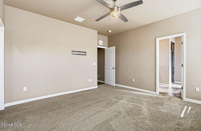 Building Photo - 5933 Ruidoso Downs St