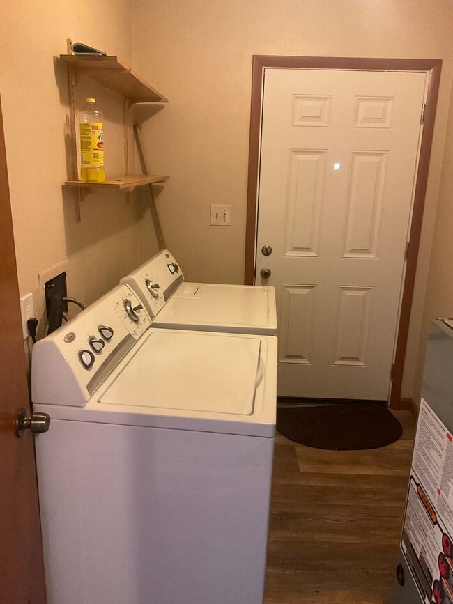 Building Photo - 111 Winthrop Dr