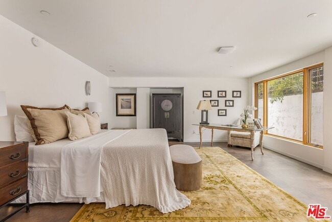 Building Photo - 12443 Sunset Blvd