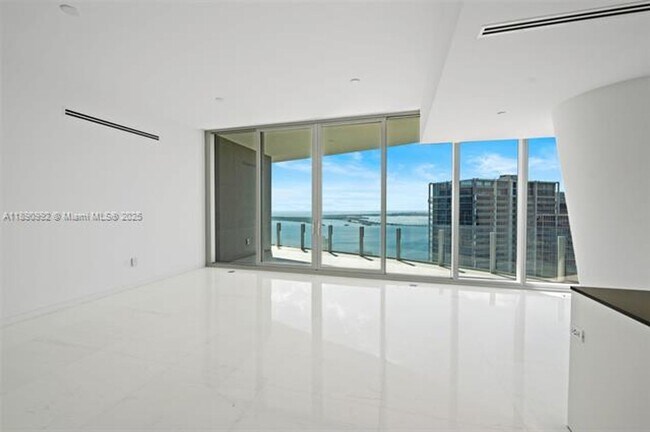Building Photo - 300 Biscayne Blvd Way
