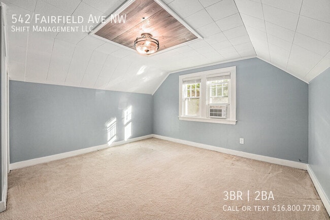 Building Photo - 542 Fairfield Ave NW