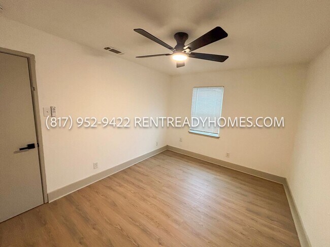 Building Photo - 3835 Basswood Dr