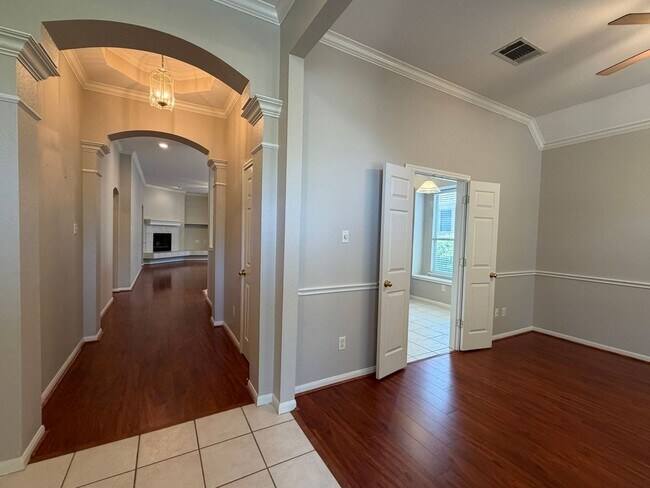 Building Photo - 2007 Creole Dr