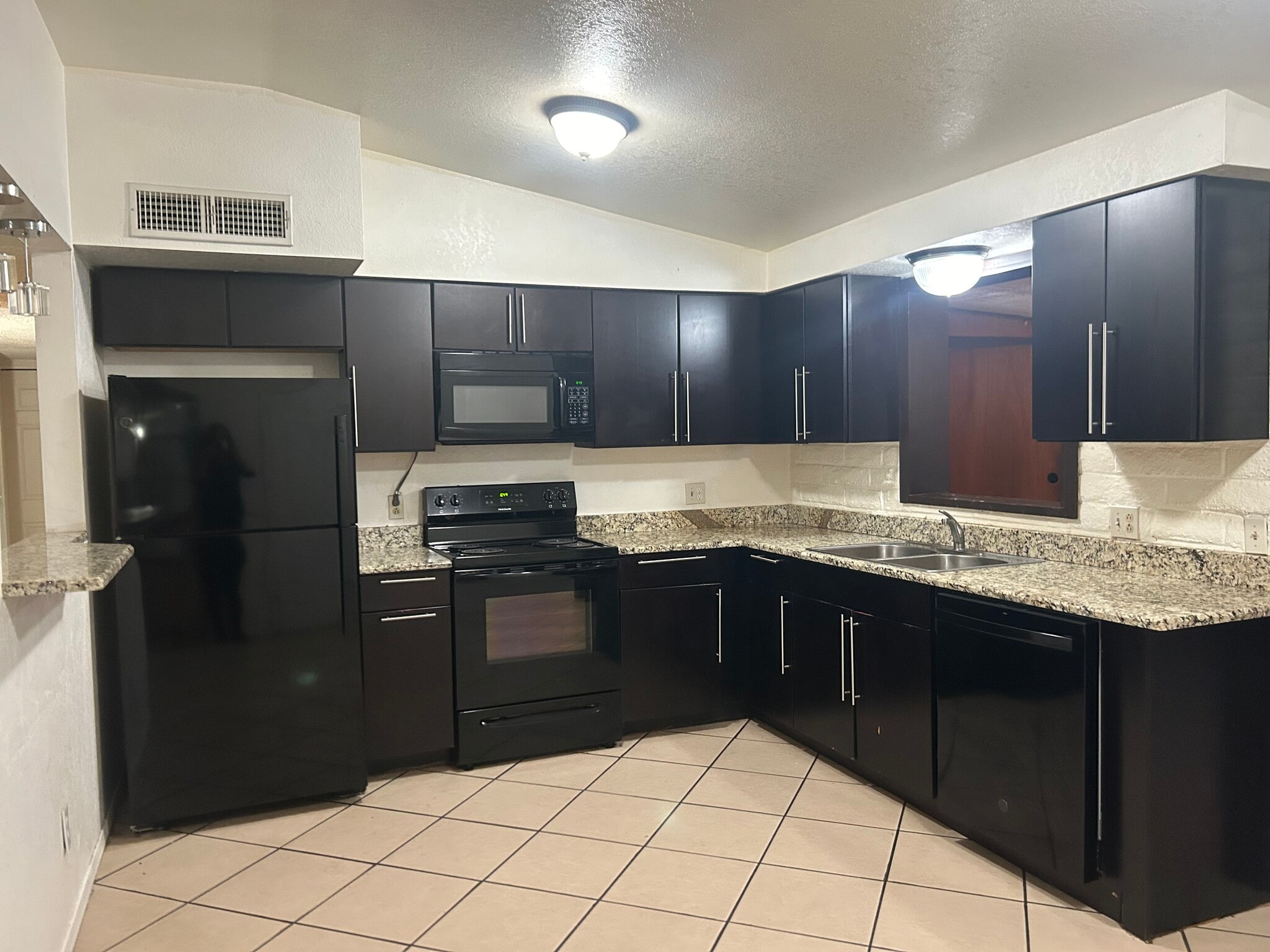 KITCHEN - 2921 W Betsy Ross Pl