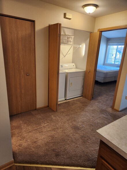 Building Photo - 1819 Silverstone Dr