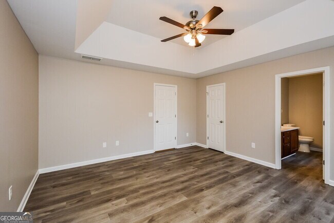 Building Photo - 100 Riverhill Ct
