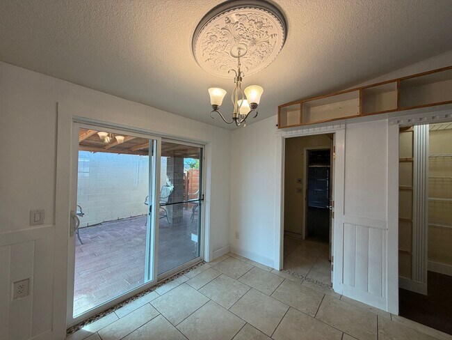 Building Photo - 3 Bedroom Single Story Home Available Near Unser Blvd SW & Bridge Blvd SW!