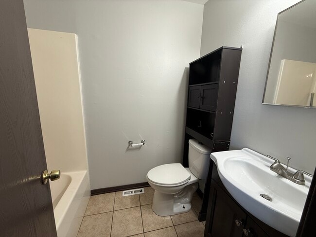 Building Photo - 547 Fessler Ave