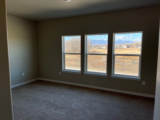 Building Photo - 6735 Carriage Meadows Dr
