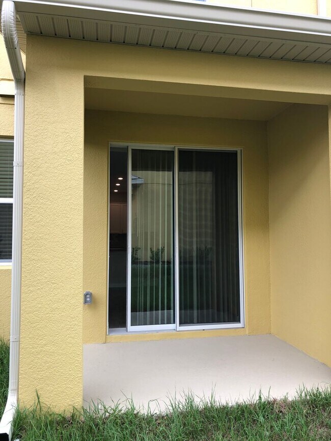 Building Photo - 3 Bedroom, 2.5 Bath East Orlando Townhome ...