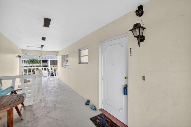 Building Photo - 2755 NE 28th Ave
