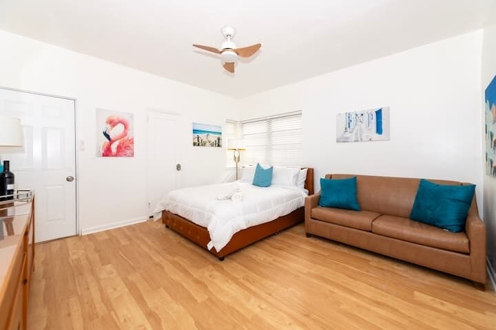 Building Photo - 545 Michigan Ave