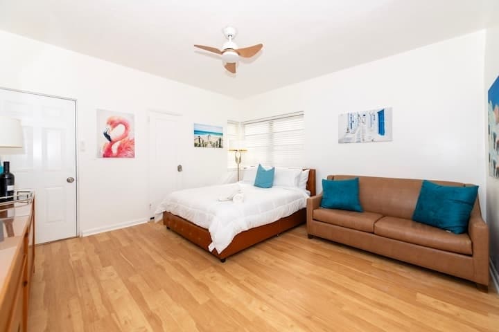 Building Photo - 545 Michigan Ave