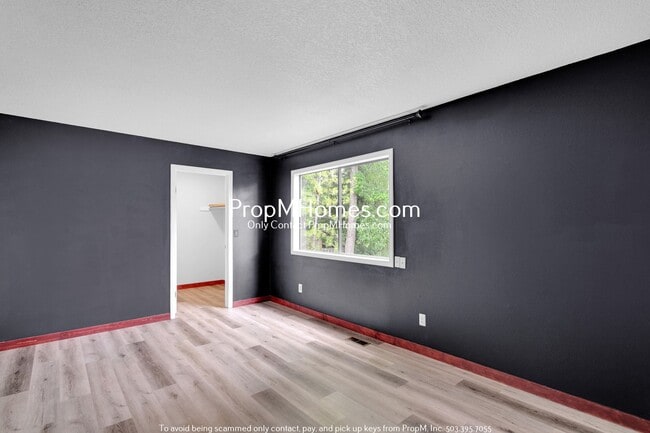 Building Photo - Sleek + Stylish Four Bedroom Escape in Palisades! DEPOSIT SPECIAL