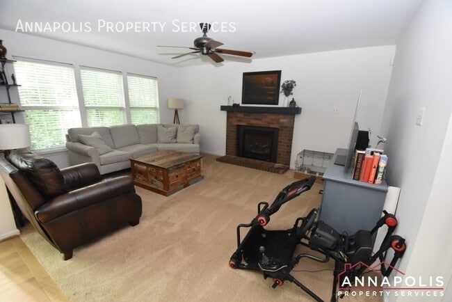 Building Photo - 2808 Traxler Ct