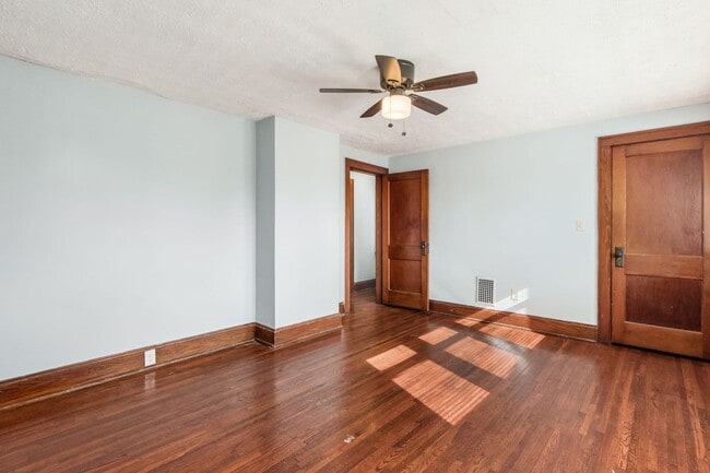 Building Photo - Adorable Single-Family Home!