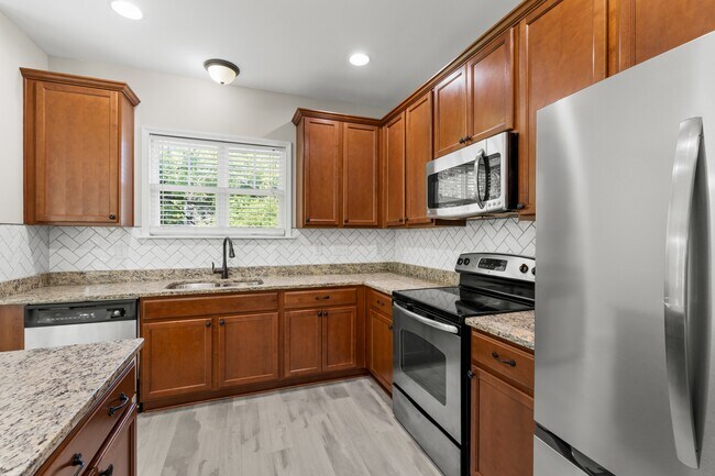 Building Photo - 240 E Quailwood Dr