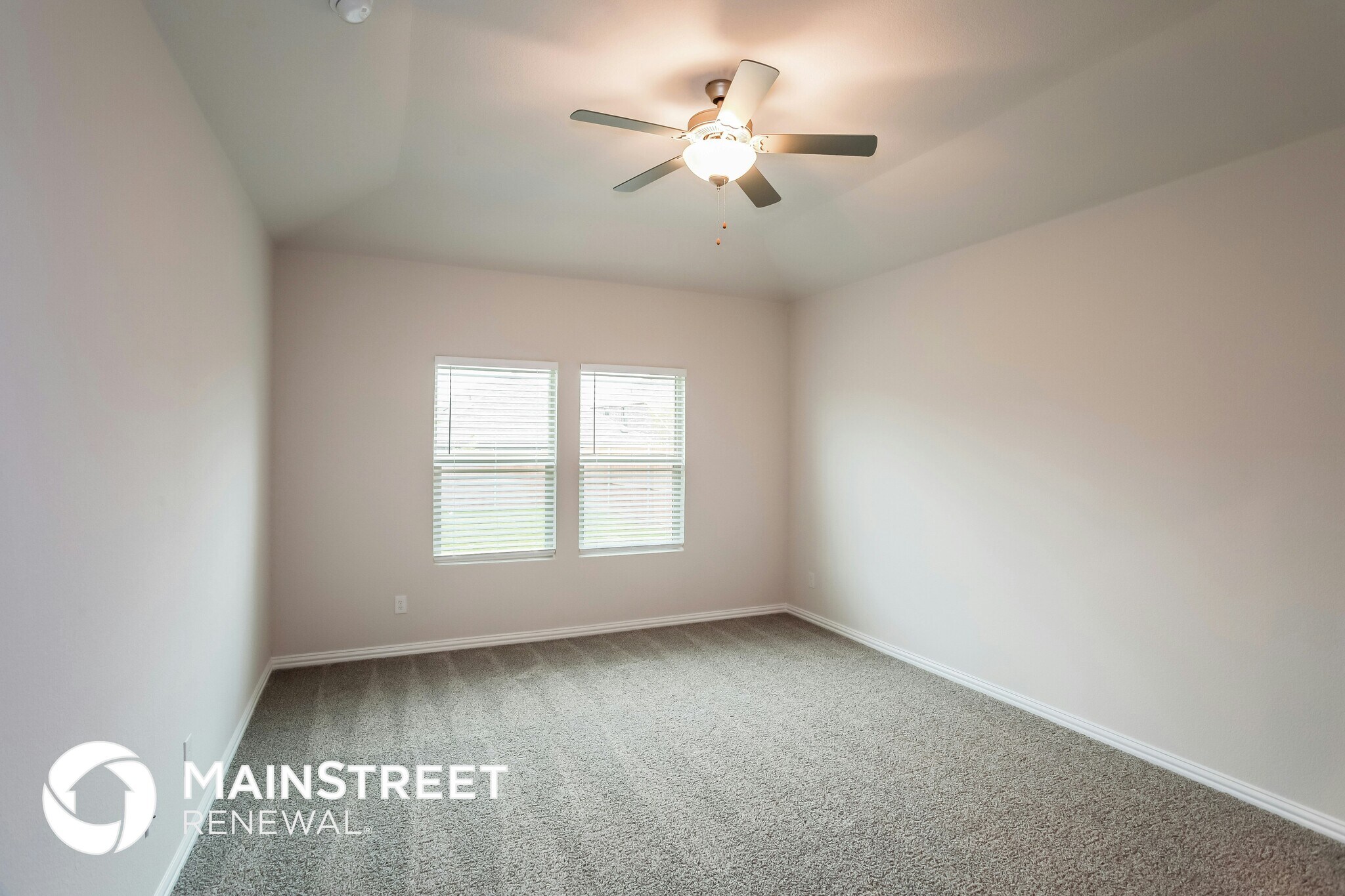 Building Photo - 2116 Bellatrix Dr