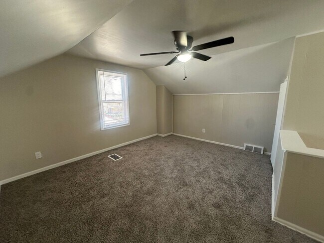 Building Photo - Freshly Renovated 3-Bedroom Home – Quality...