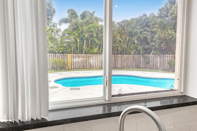Building Photo - 8982 Indian River Run S