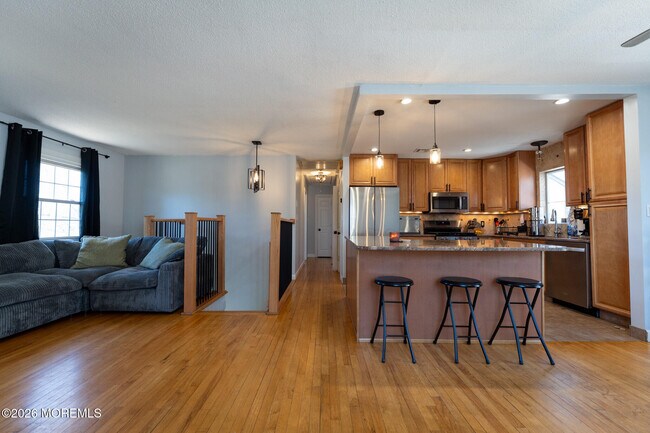 Building Photo - 406 Lawrence Dr