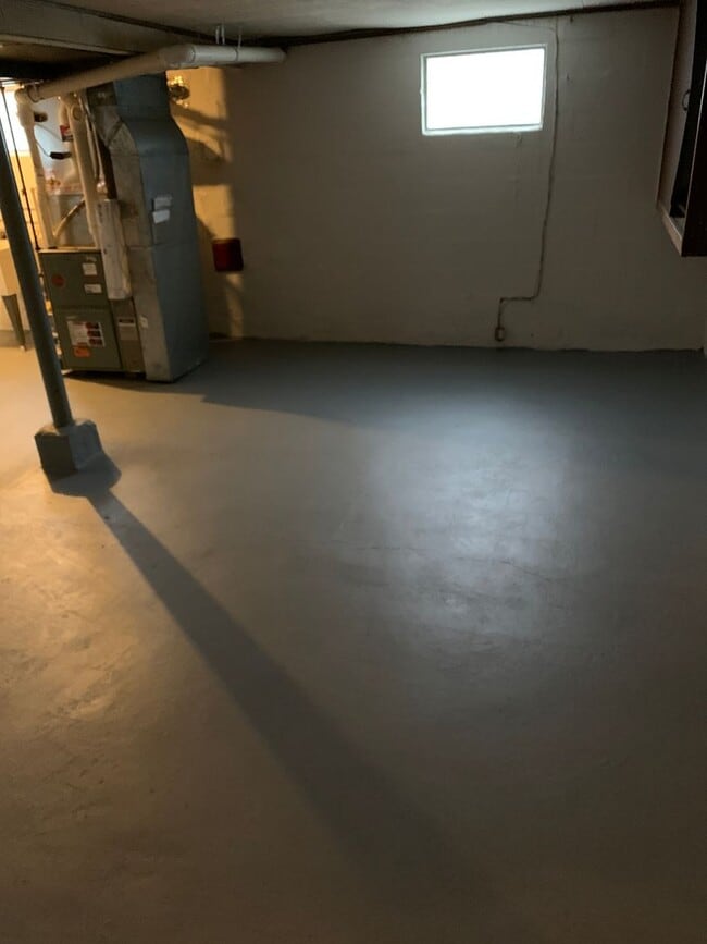 Building Photo - Charming 4-bedroom, 2-bathroom home located in the Covedale area