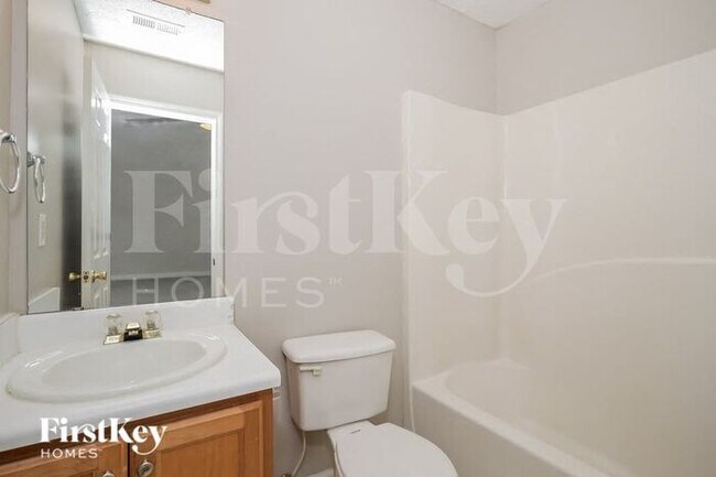 Building Photo - 8124 Valley Ridge Dr