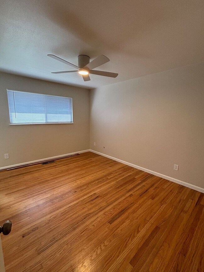 Building Photo - Updated Single level 3 bedroom 2 bathroom Bennett Valley Home with new paint and beautiful refini...