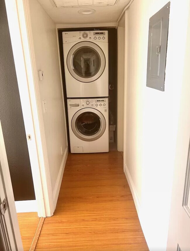 Full Size Washer and Dryer - 2507 E 15th St